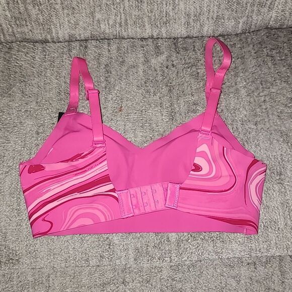 No Boundaries Junior's Wire-Free Bonded Voop Bralette, Size S - Picture 8 of 10